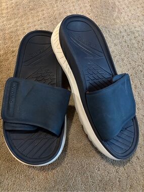 Vionic Recovery Women's Navy and White Slide Sandals